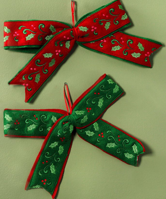 Jim Shore 4027870 Small Bows Hanging Ornament $0.00