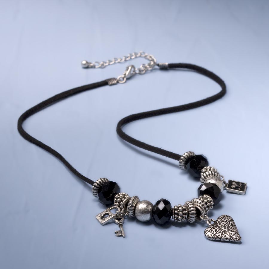 Jim Shore 4032496 Necklace Beaded Heart Necklace $0.00