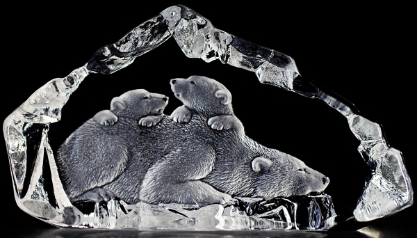 Mats Jonasson Crystal 33807 Polar Bear Family    $250.00