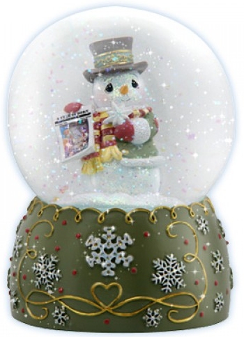 Precious Moments 121105 Annual Snowman Waterball Resin & Glass $30.99