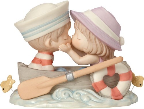 Precious Moments 162002 Couple In Boat Figurine $75.99