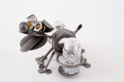 Yardbirds F312 Salt & Pepper Holders Metal Yardbirds is located in United States $53.99